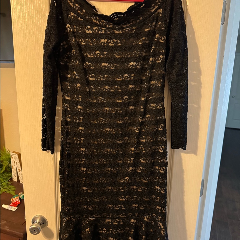 Elegant Black Bodycon Dress with Cowl Neck and Cuffed Sleeves